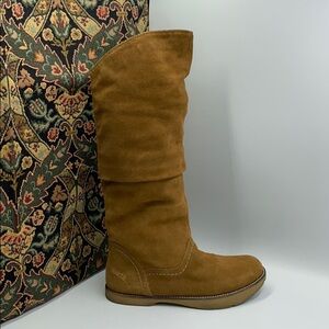 EARTH Tan Suede BoHo Chic Boots 7